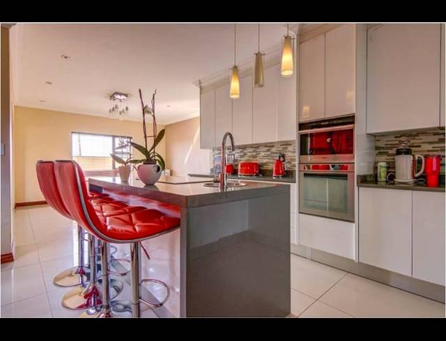 4 BEDROOM HOUSE FOR SALE IN GLEN EAGLE ESTATE